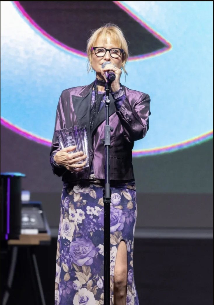 Betty Bennett co-founder of Berkeley Street Studios and Apogee Electronics receiving award